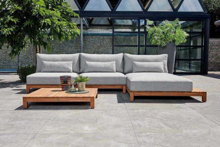 Jakie meble na taras drewniane wybrać?